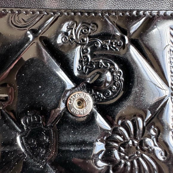 CHANEL‎ Black Quilted Leather Wallet - Picture 11 of 11